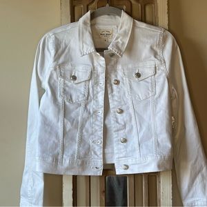 NWT White Denim Jean Jacket by Wax Jean. Medium.
